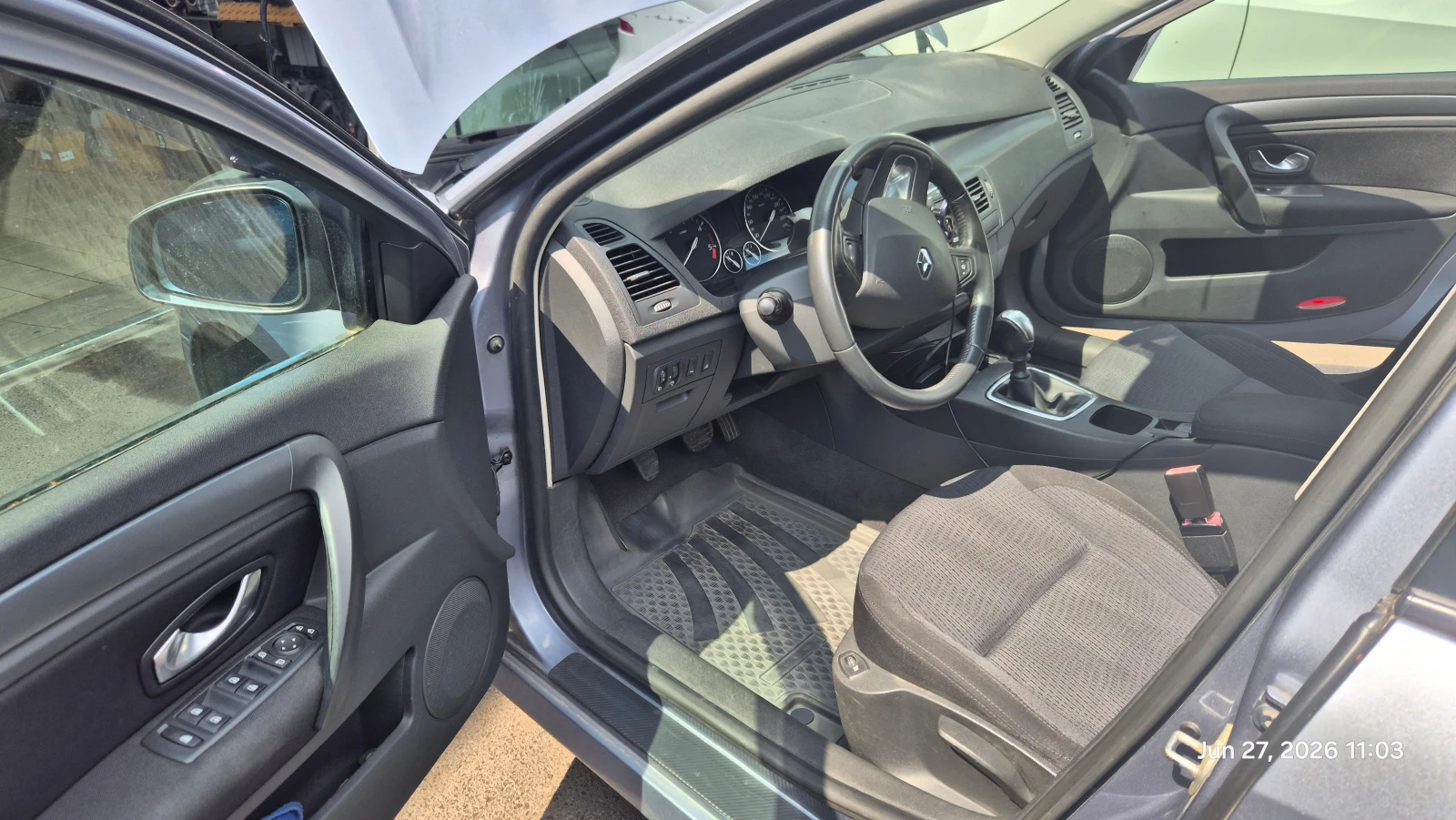 Renault Laguna 1.5Dci , снимка 6 - Автомобили и джипове - 54196664