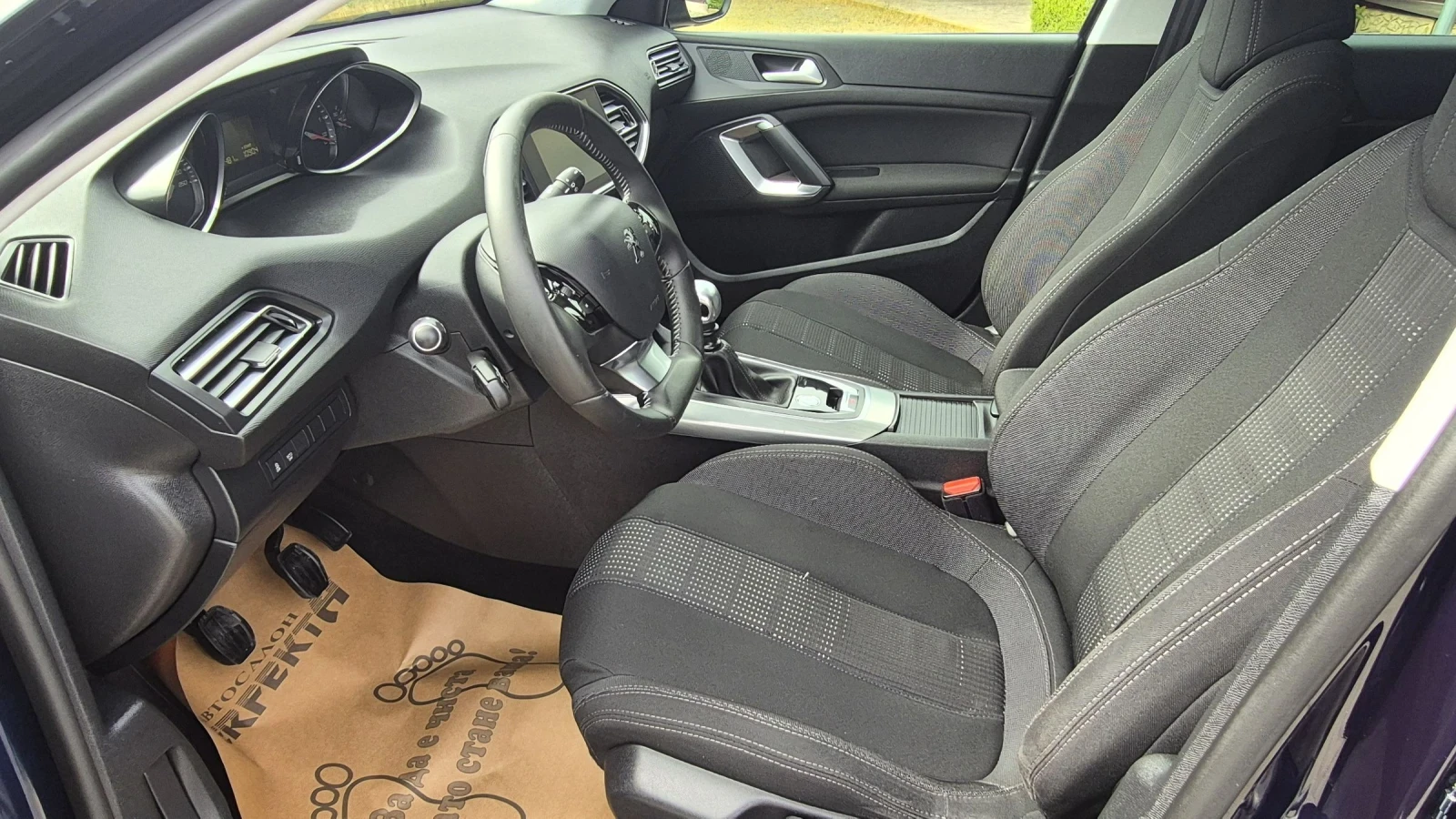 Peugeot 308 1.6 HDI 115к.с., снимка 12 - Автомобили и джипове - 54205423