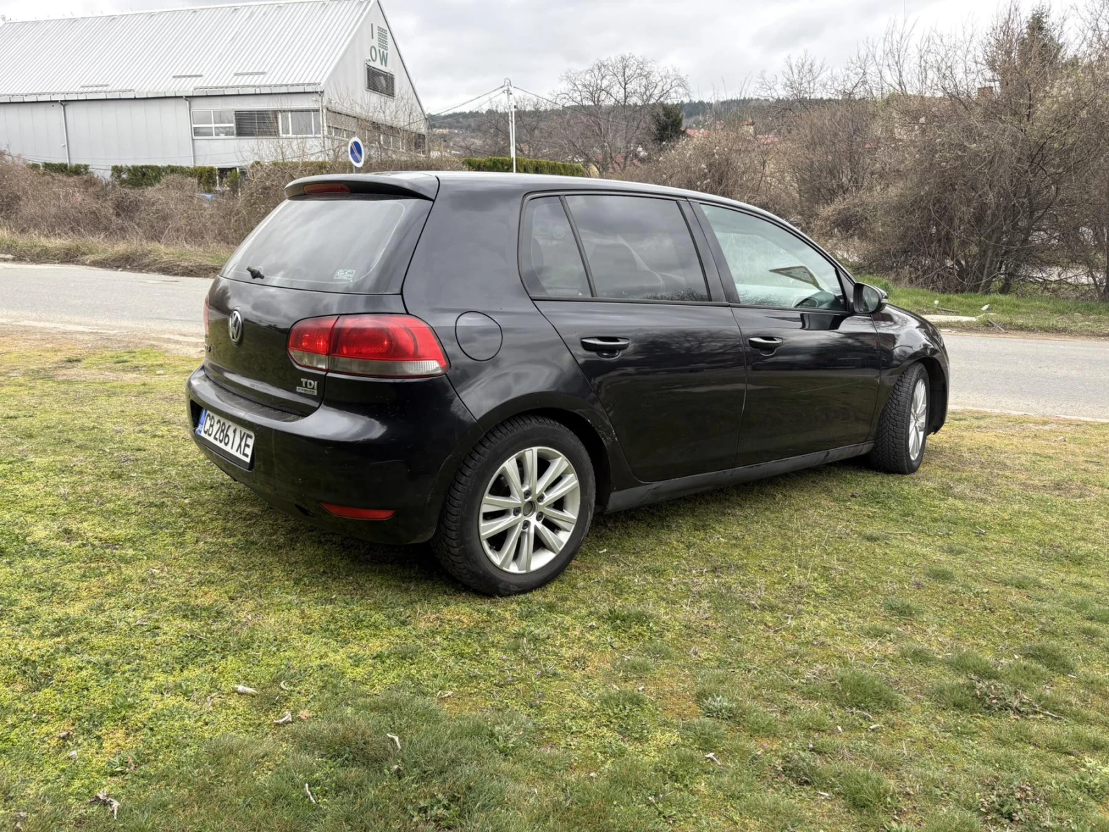 VW Golf 1.6 TDI, снимка 3 - Автомобили и джипове - 54266605