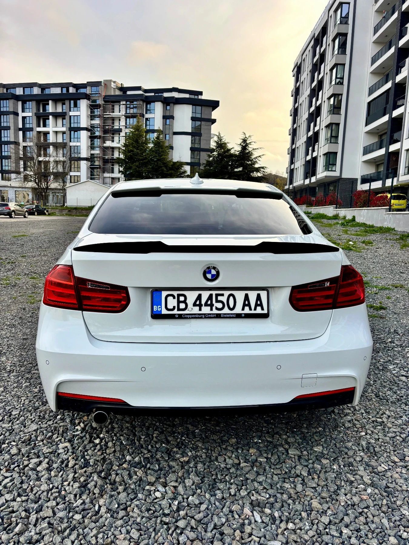 BMW 320 xDrive/M-Pack/Head-up/Distronic/Keyless, снимка 6 - Автомобили и джипове - 54272841
