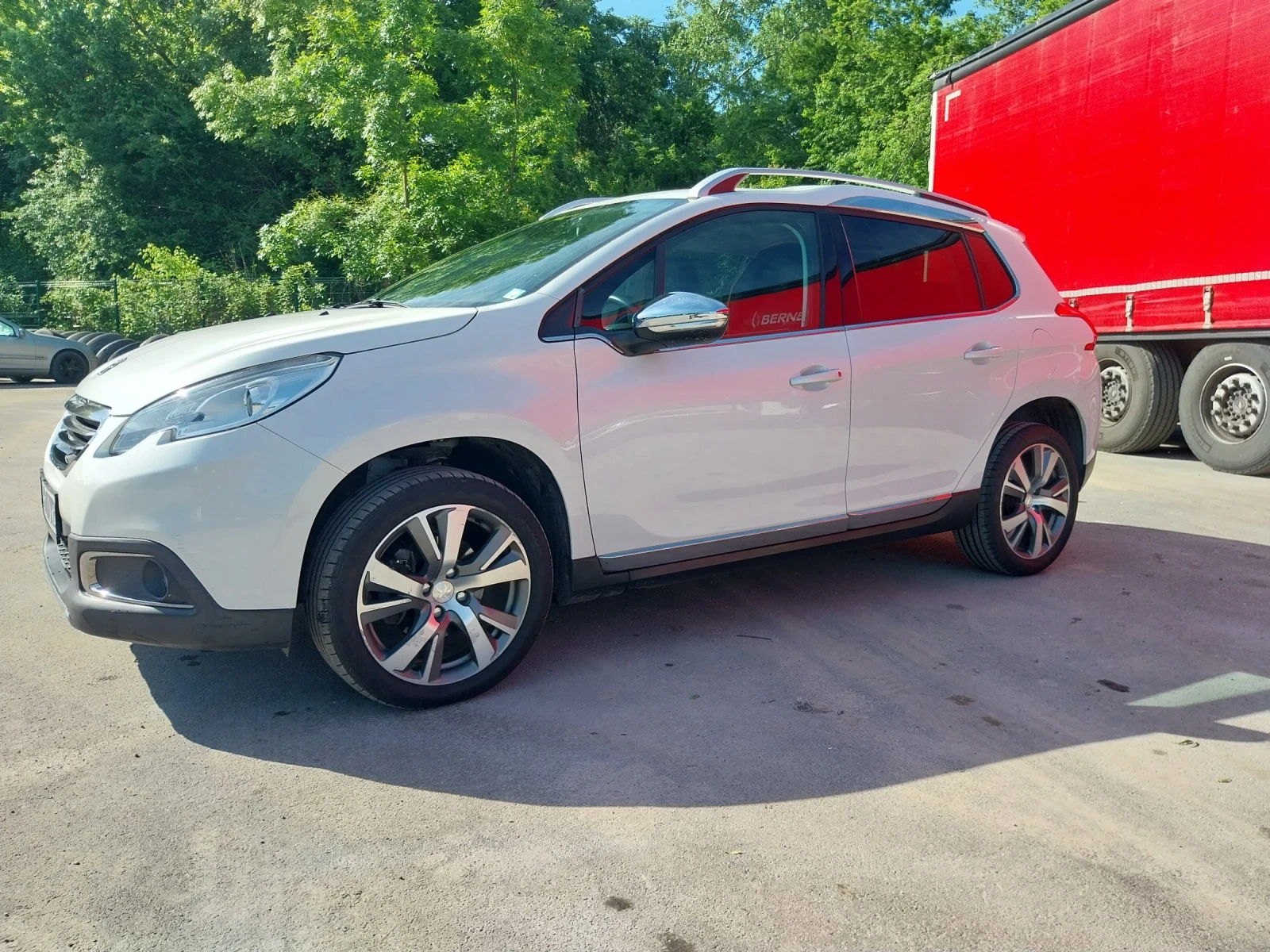 Peugeot 2008 Allure, снимка 2 - Автомобили и джипове - 54605644