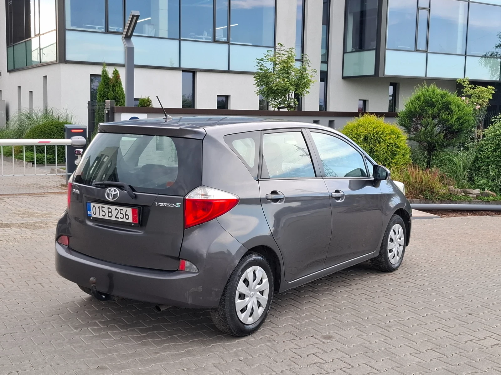 Toyota Verso S 1.3VVTI* (100кс)* FACELIFT* НОВ BНОС* , снимка 14 - Автомобили и джипове - 55111634