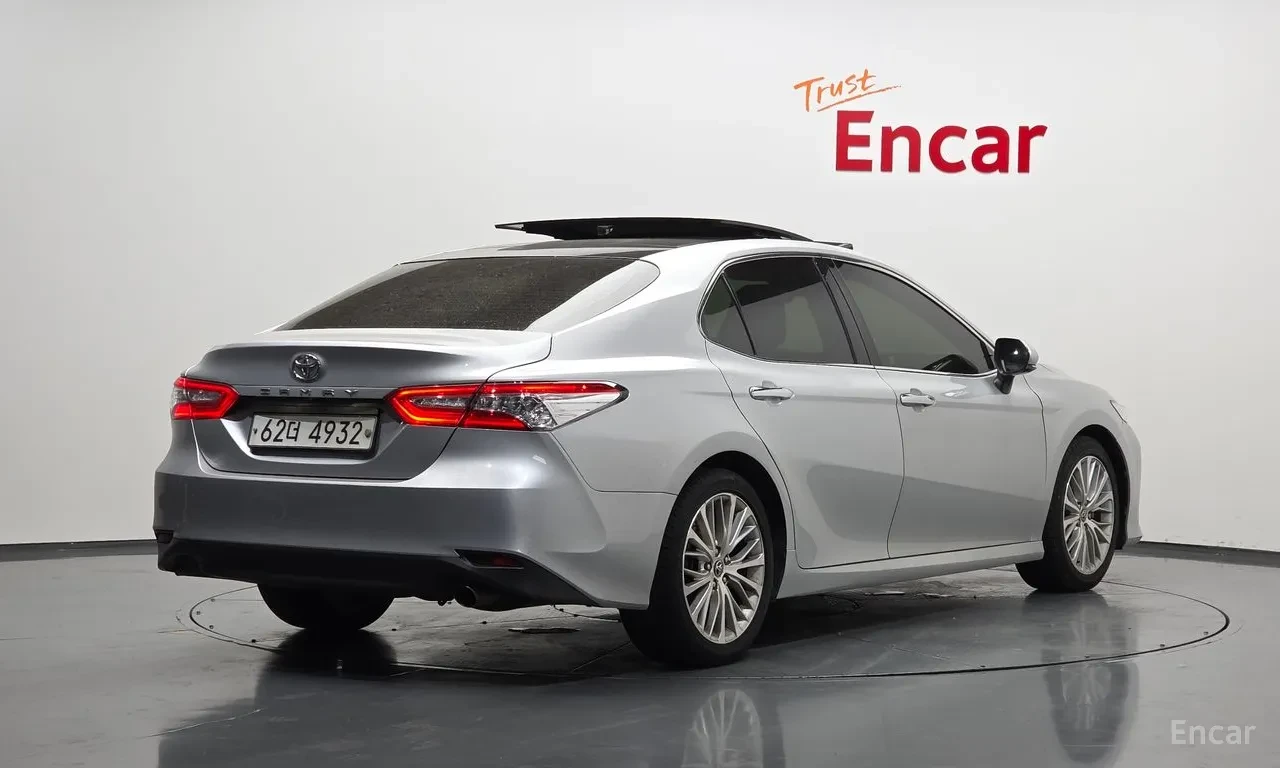 Toyota Camry 2.5 Бензин, снимка 2 - Автомобили и джипове - 55278818