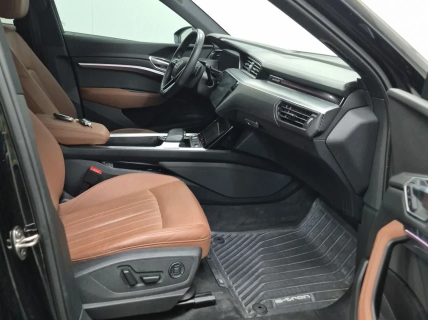Audi E-Tron Technik* B&O* Matrix* Pano* 360* Подгрев, снимка 14 - Автомобили и джипове - 55284808