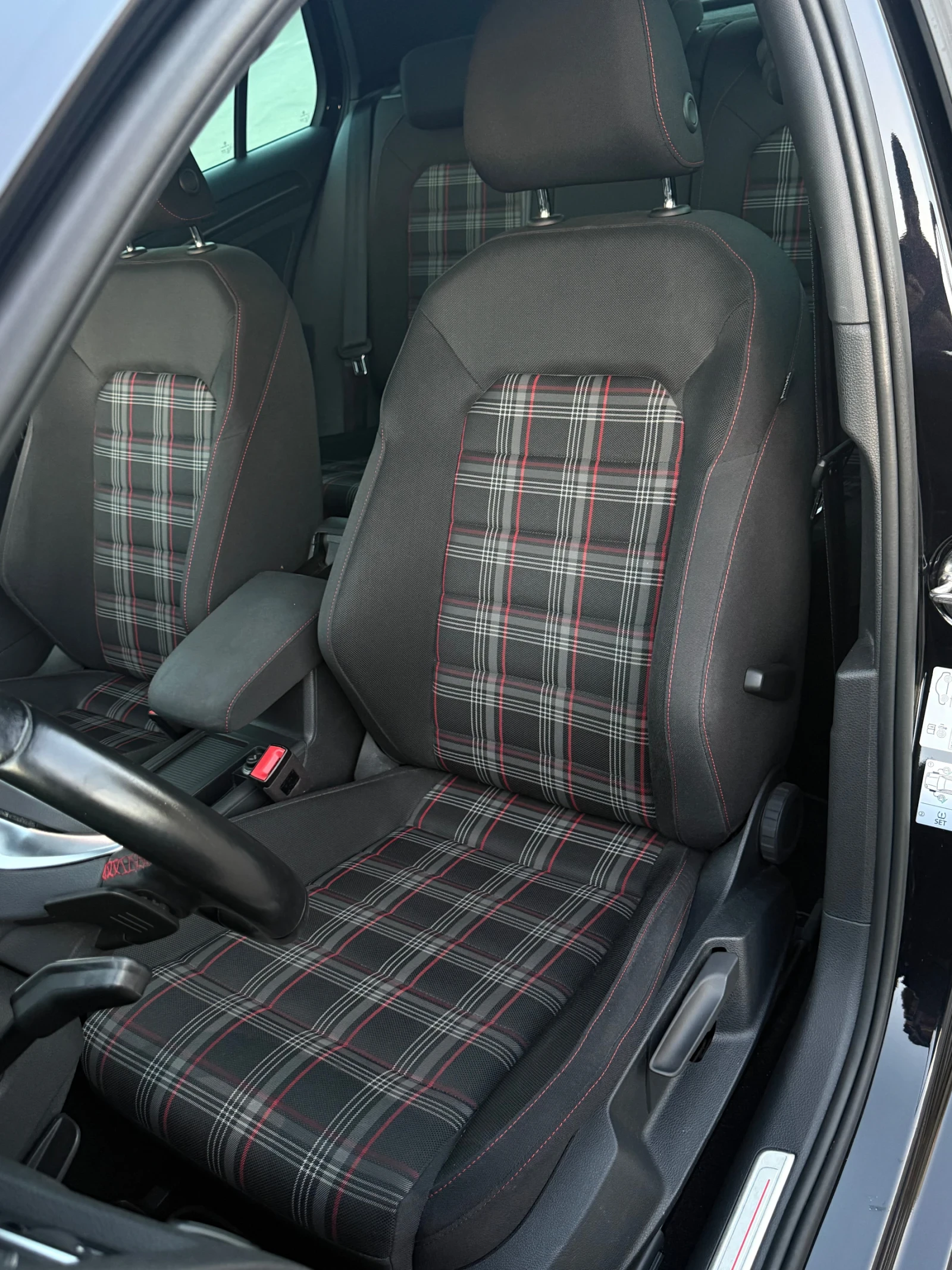 VW Golf GTI, снимка 12 - Автомобили и джипове - 56144389