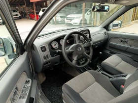 Nissan Navara 2.5 TDi* 4x4* БАВНИ* ИТАЛИЯ* НОВ ВНОС* , снимка 8