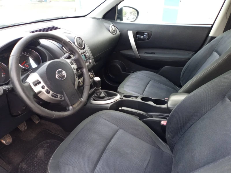 Nissan Qashqai, снимка 3 - Автомобили и джипове - 52527764