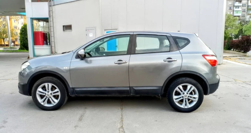 Nissan Qashqai, снимка 7 - Автомобили и джипове - 52527764