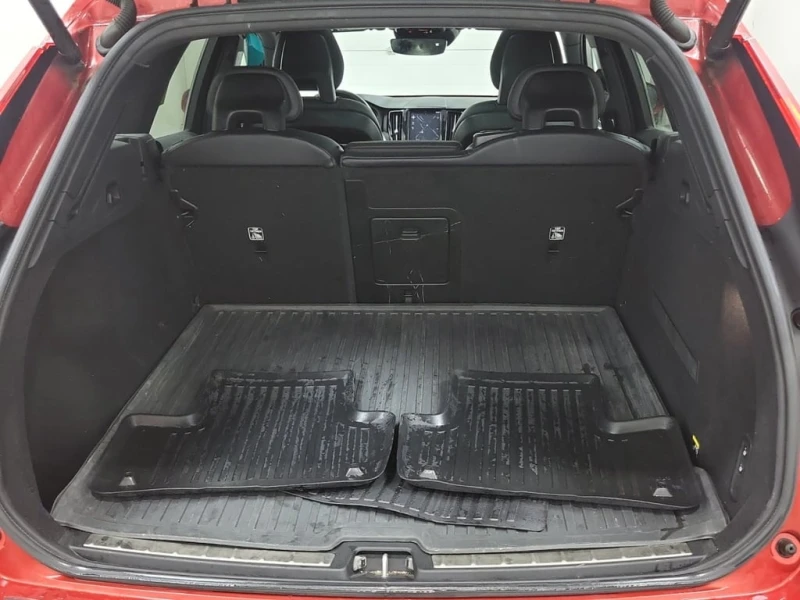 Volvo XC60 MOMENTUM  CARFAX, снимка 16 - Автомобили и джипове - 53074266