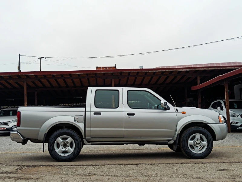 Nissan Navara 2.5 TDi* 4x4* БАВНИ* ИТАЛИЯ* НОВ ВНОС* , снимка 4 - Автомобили и джипове - 53230809