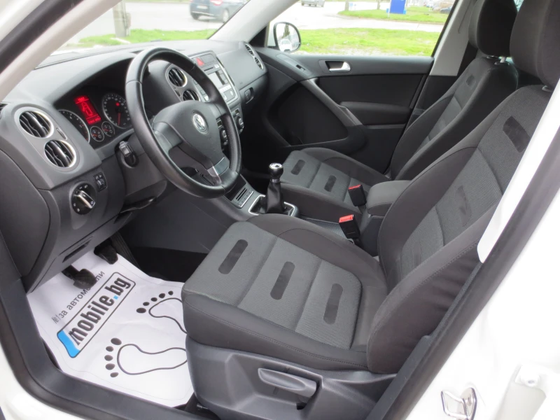 VW Tiguan 2.0 TDI 4X4, снимка 8 - Автомобили и джипове - 53429895