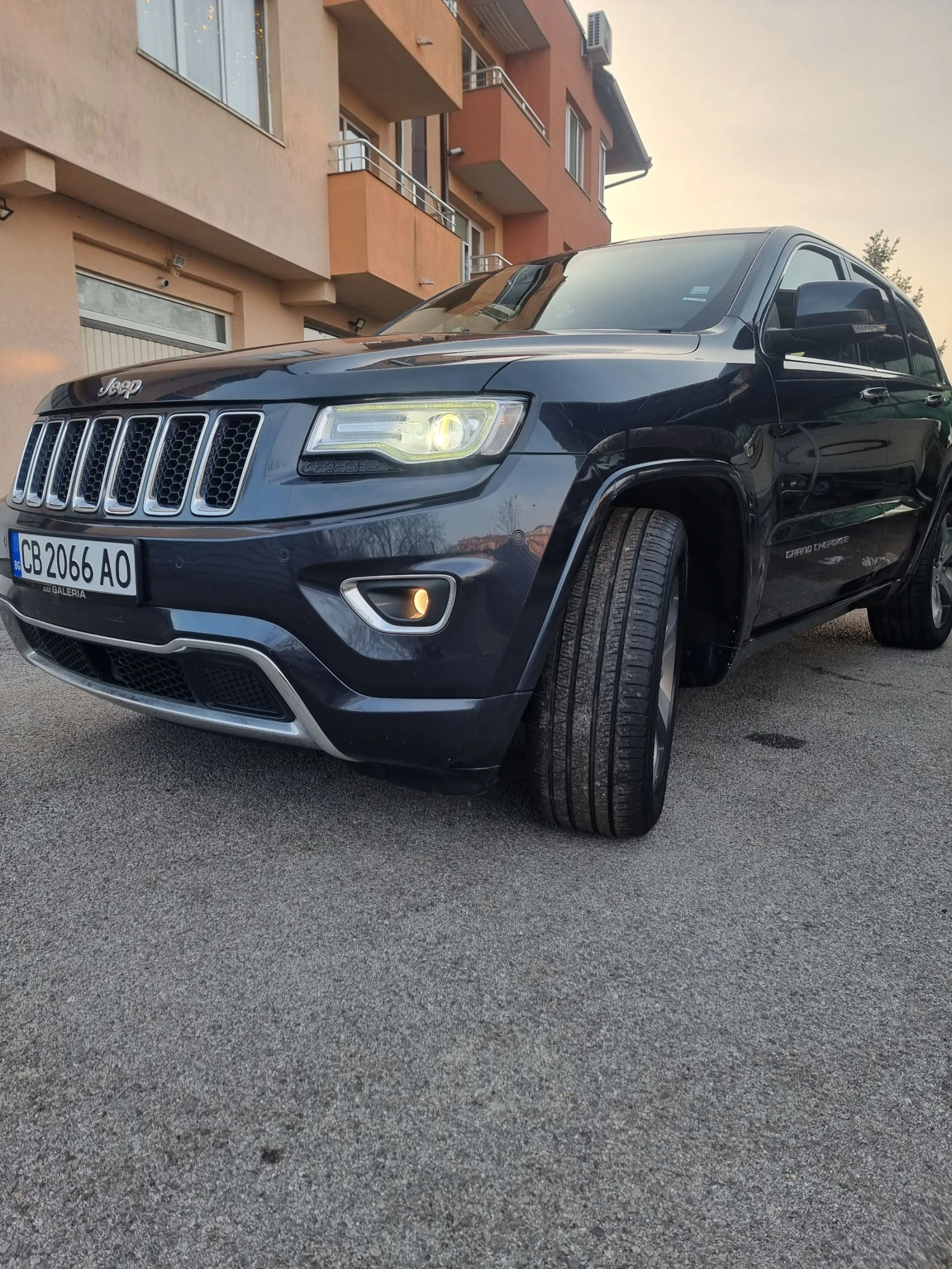 Jeep Grand cherokee БАРТЕР!!!OVERLAND 4X4 ZF8, снимка 1