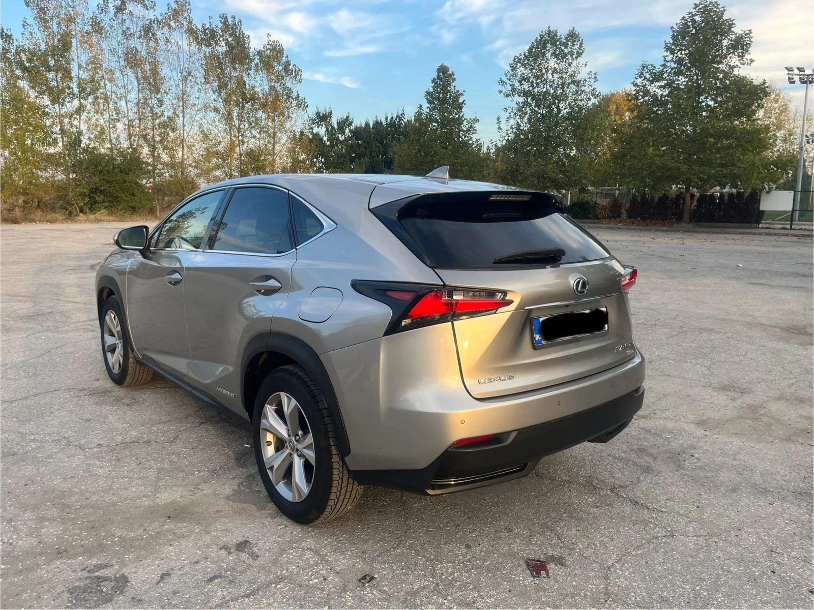 Lexus NX 300h  - изображение 2