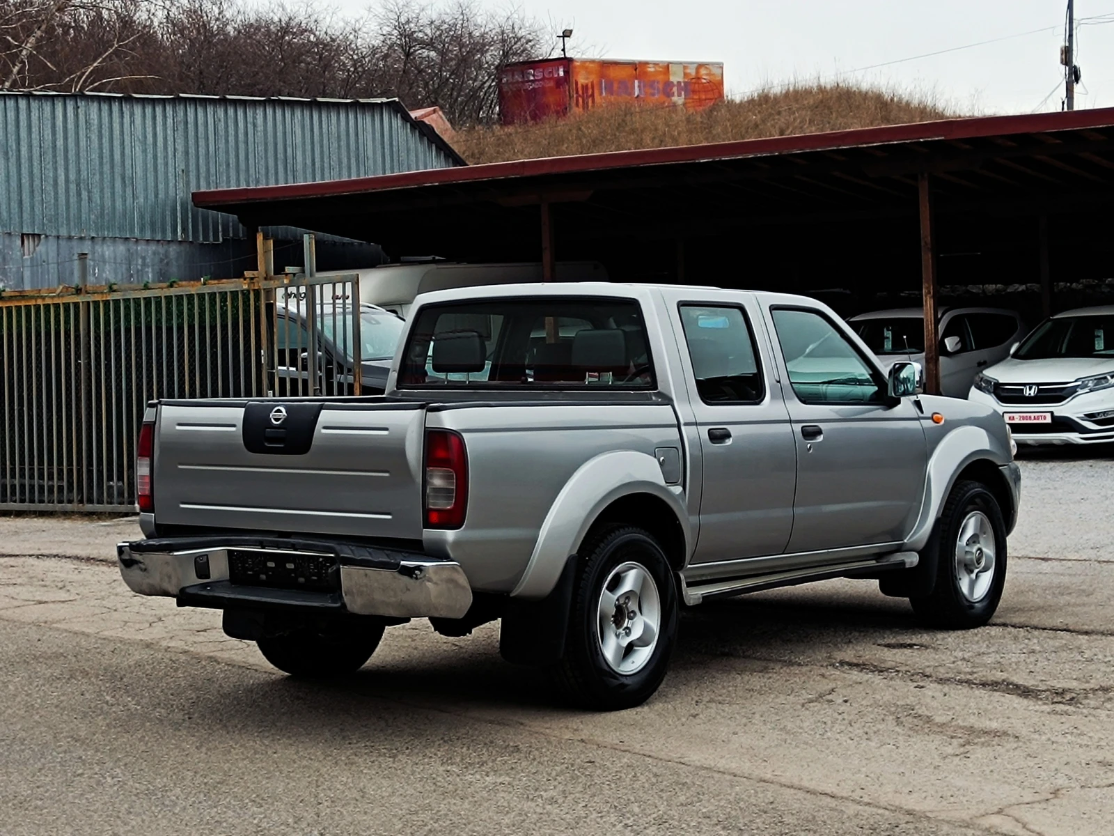 Nissan Navara 2.5 TDi* 4x4* БАВНИ* ИТАЛИЯ* НОВ ВНОС*  - изображение 5