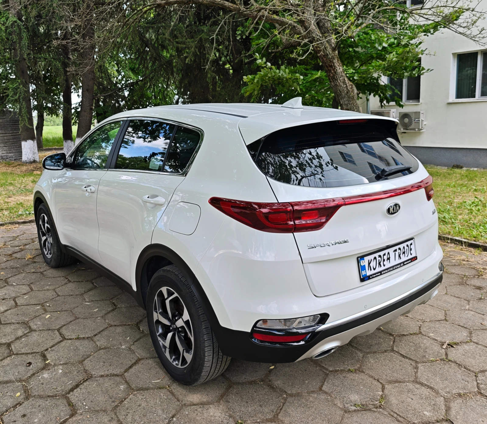Kia Sportage 1.6 CRDI 4x4, снимка 7 - Автомобили и джипове - 54531343