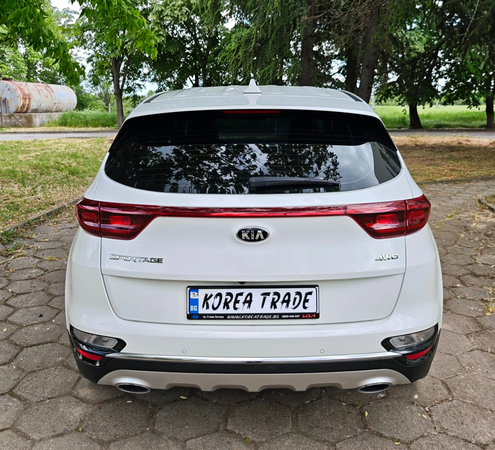 Kia Sportage 1.6 CRDI 4x4, снимка 6 - Автомобили и джипове - 54531343