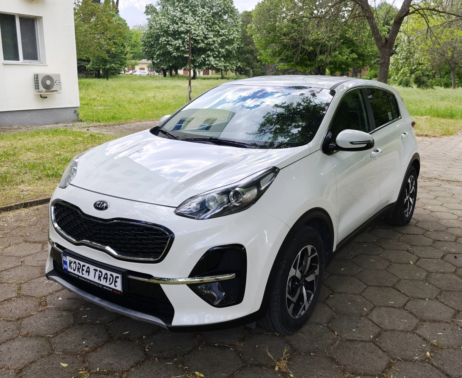 Kia Sportage 1.6 CRDI 4x4, снимка 9 - Автомобили и джипове - 54531343