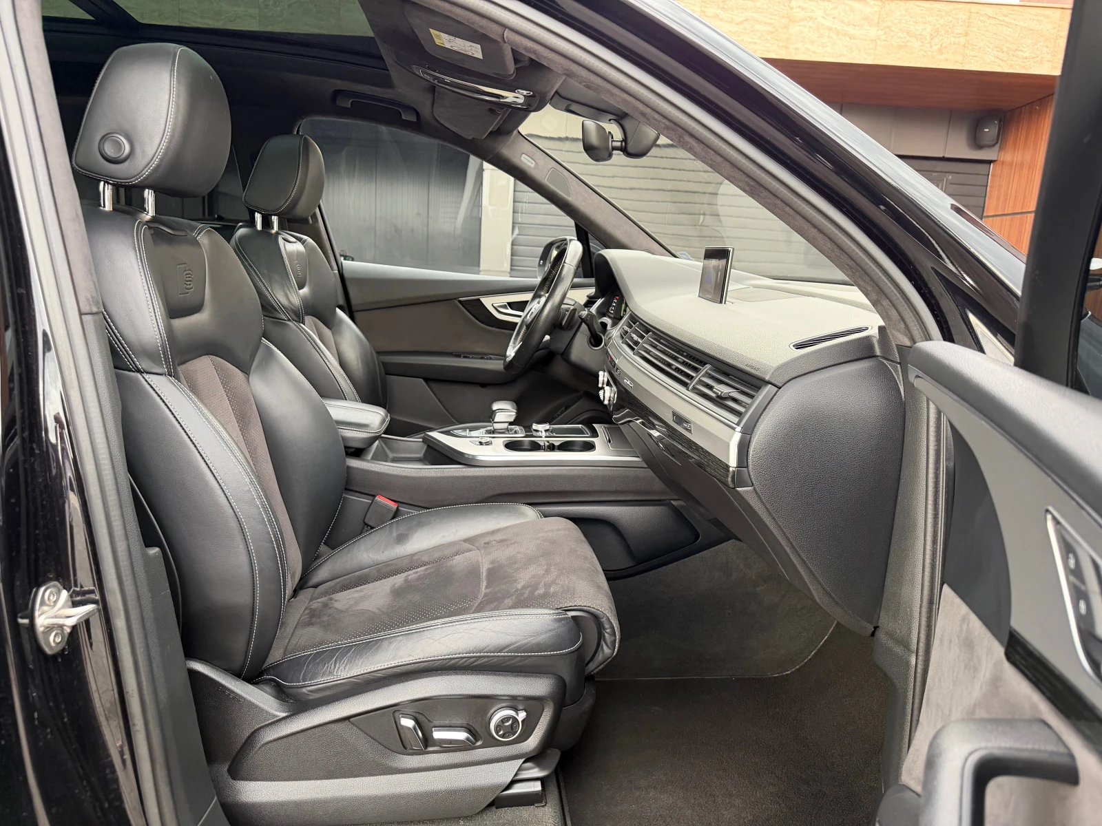 Audi Q7 3.0TDI S-line 7-Mesten #PANO#ALCANTAR#BOSE#DISTR#, снимка 13 - Автомобили и джипове - 55213650