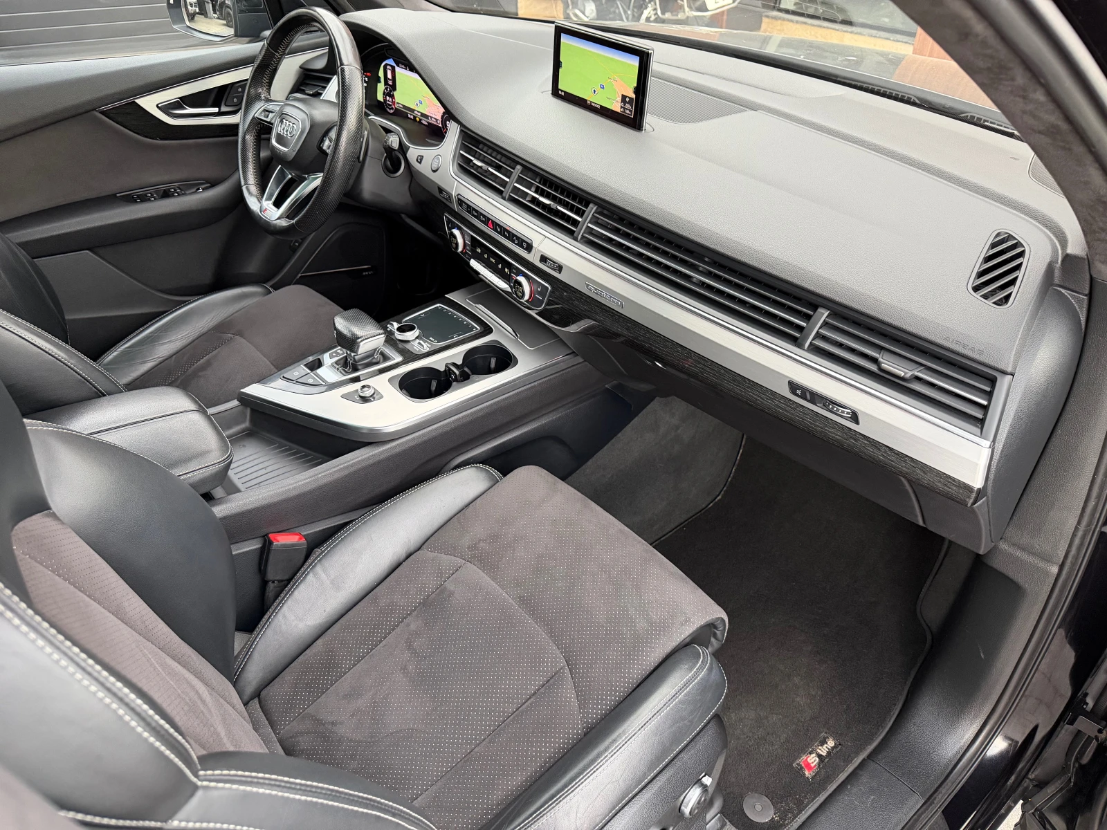 Audi Q7 3.0TDI S-line 7-Mesten #PANO#ALCANTAR#BOSE#DISTR#, снимка 12 - Автомобили и джипове - 55213650