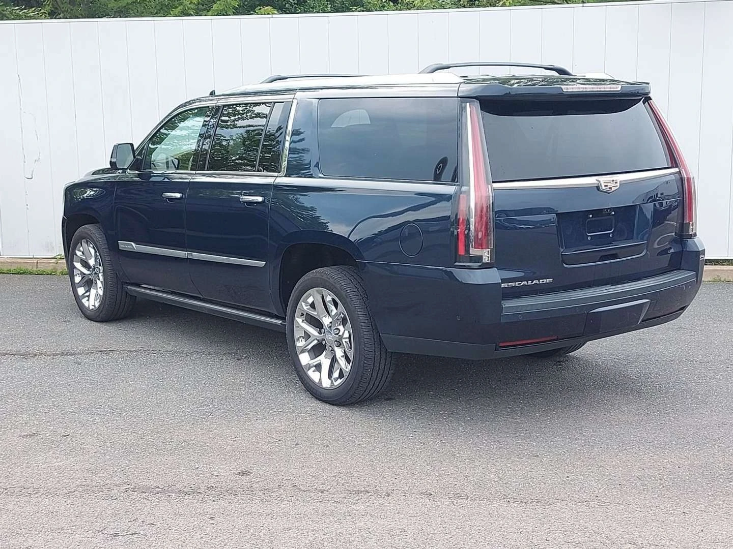 Cadillac Escalade, снимка 5 - Автомобили и джипове - 56021107