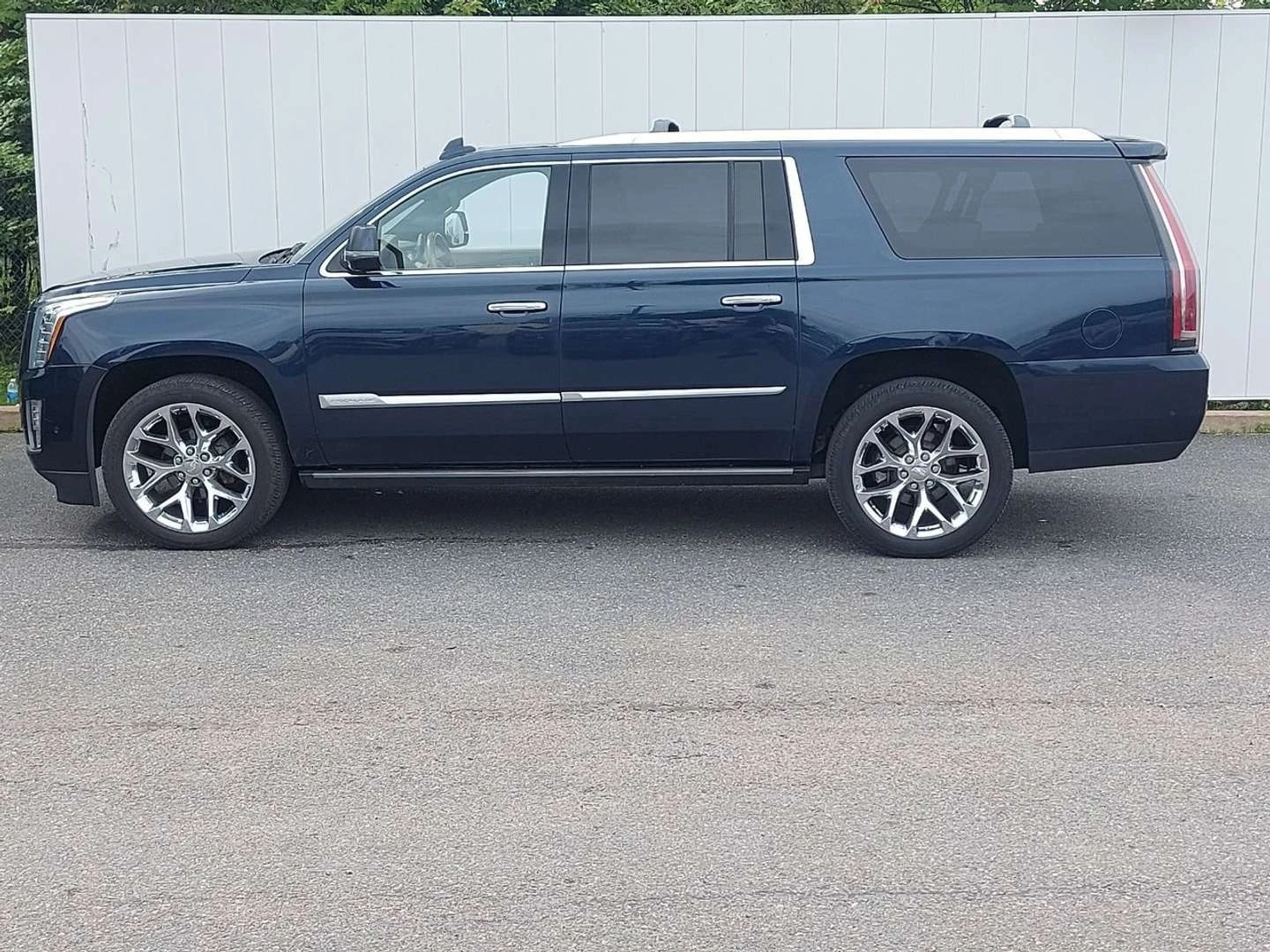 Cadillac Escalade, снимка 6 - Автомобили и джипове - 56021107