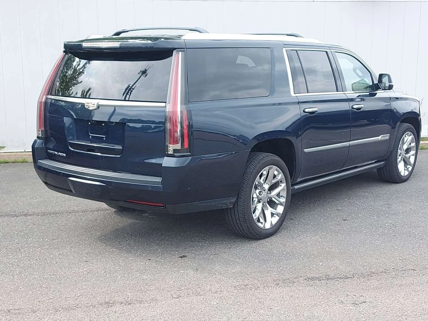 Cadillac Escalade, снимка 3 - Автомобили и джипове - 56021107