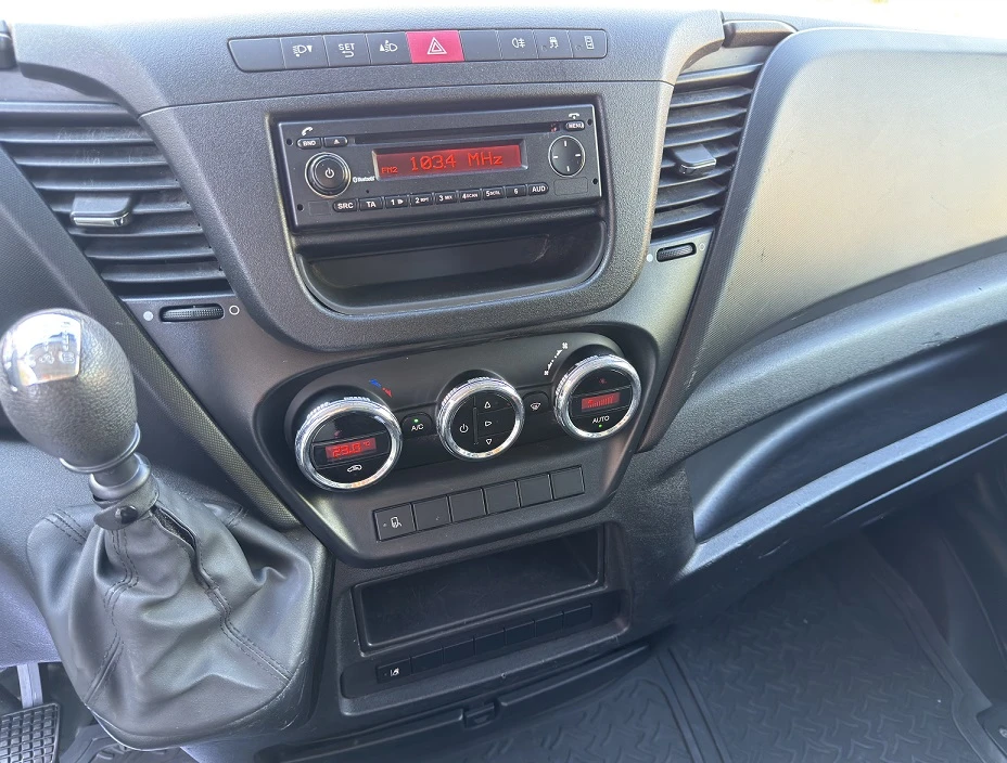 Iveco 35c15 3.0L* КЛИМА* 4.60м* ТОРСИОН* до3.5т, снимка 11 - Бусове и автобуси - 54723271