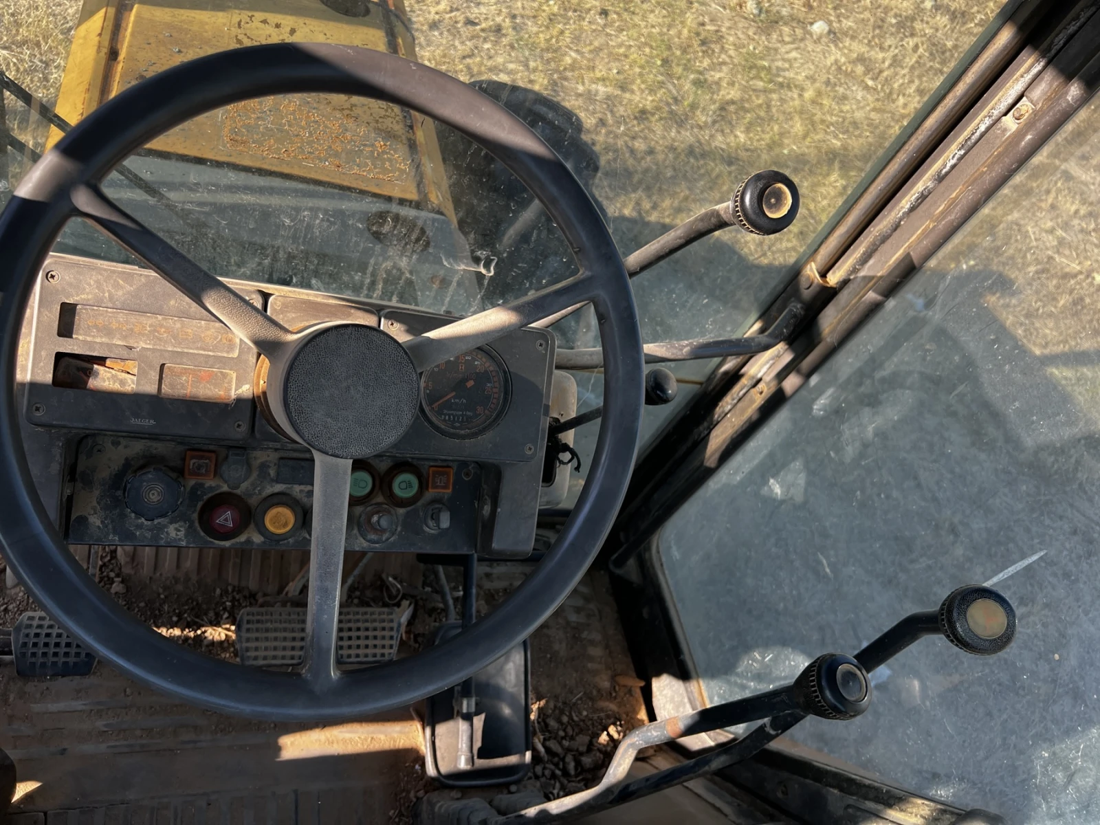 Трактор Renault  - изображение 5