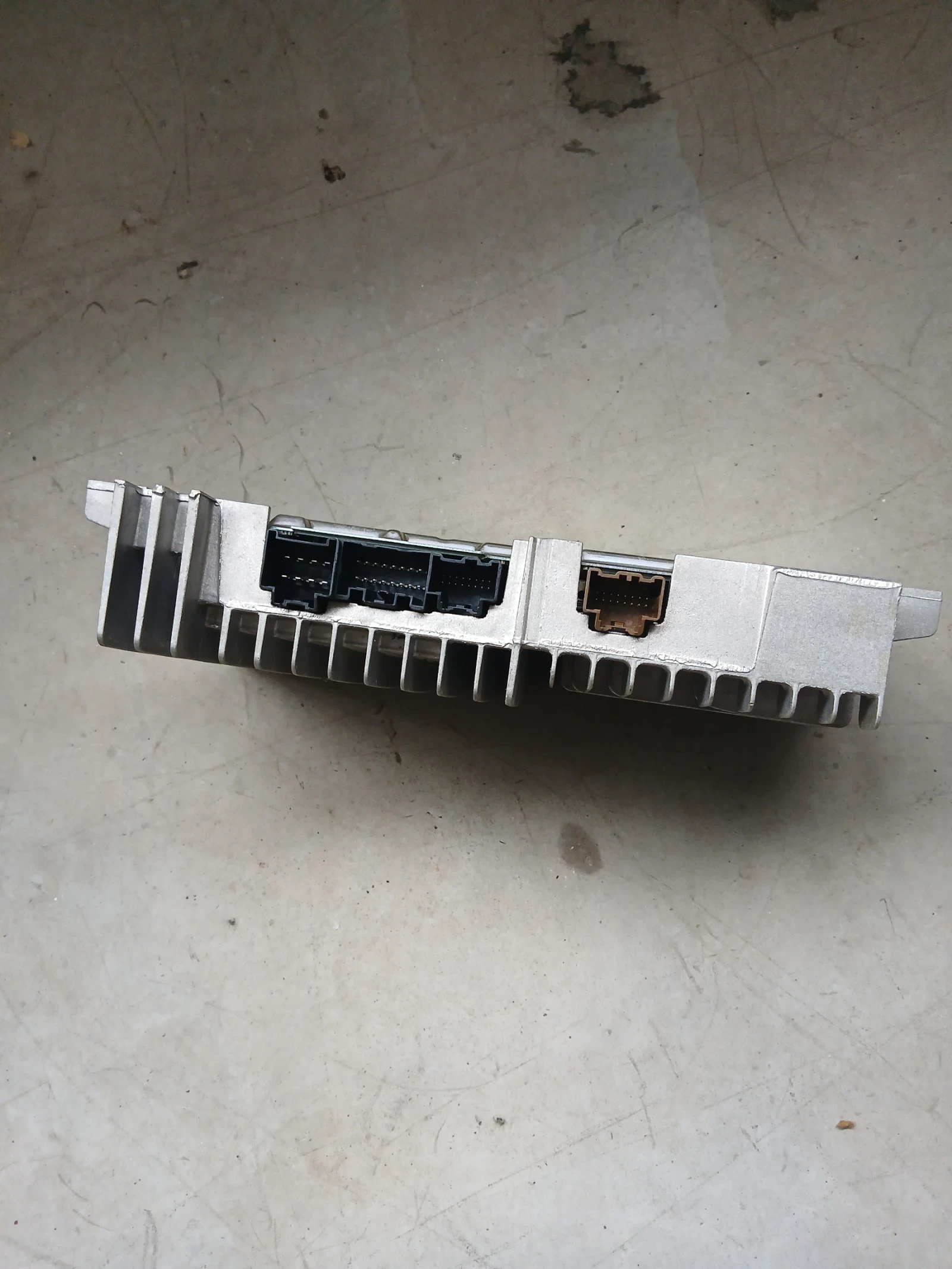 EH44 66 920 усилвател музика Mazda CX7 , снимка 4 - Части - 54883386