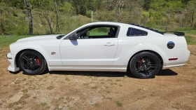 Ford Mustang V-8 4.6L S197 GT, снимка 2