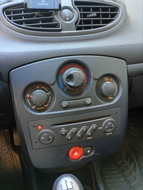 Renault Clio - 2500 € / 4889.57 лв. - 11996165 4
