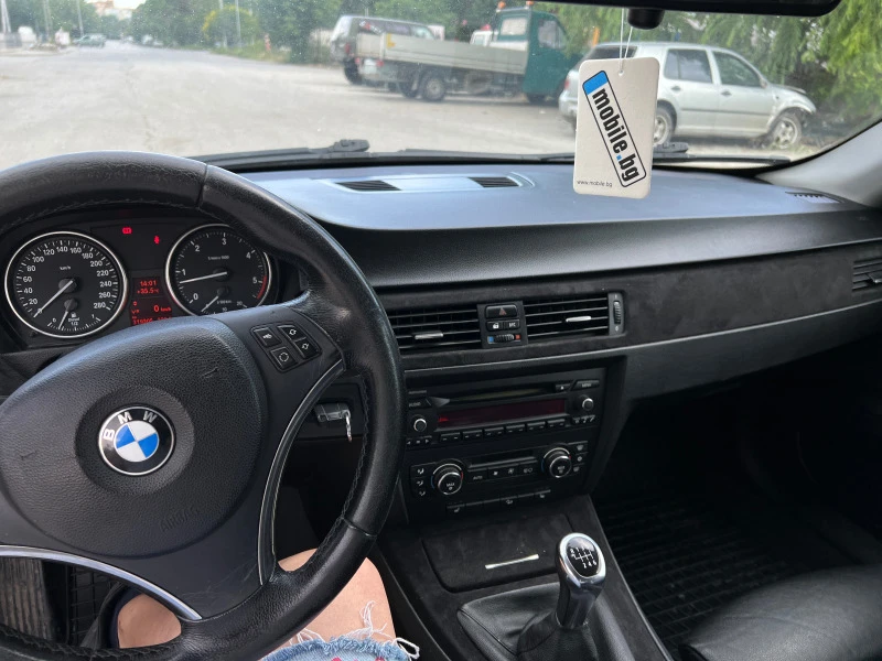 BMW 330  XD , снимка 11 - Автомобили и джипове - 47477159