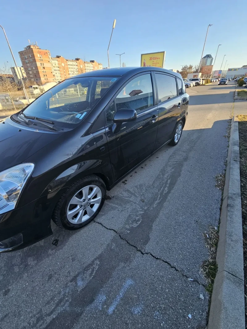 Toyota Corolla verso 1.8, снимка 2 - Автомобили и джипове - 48618085