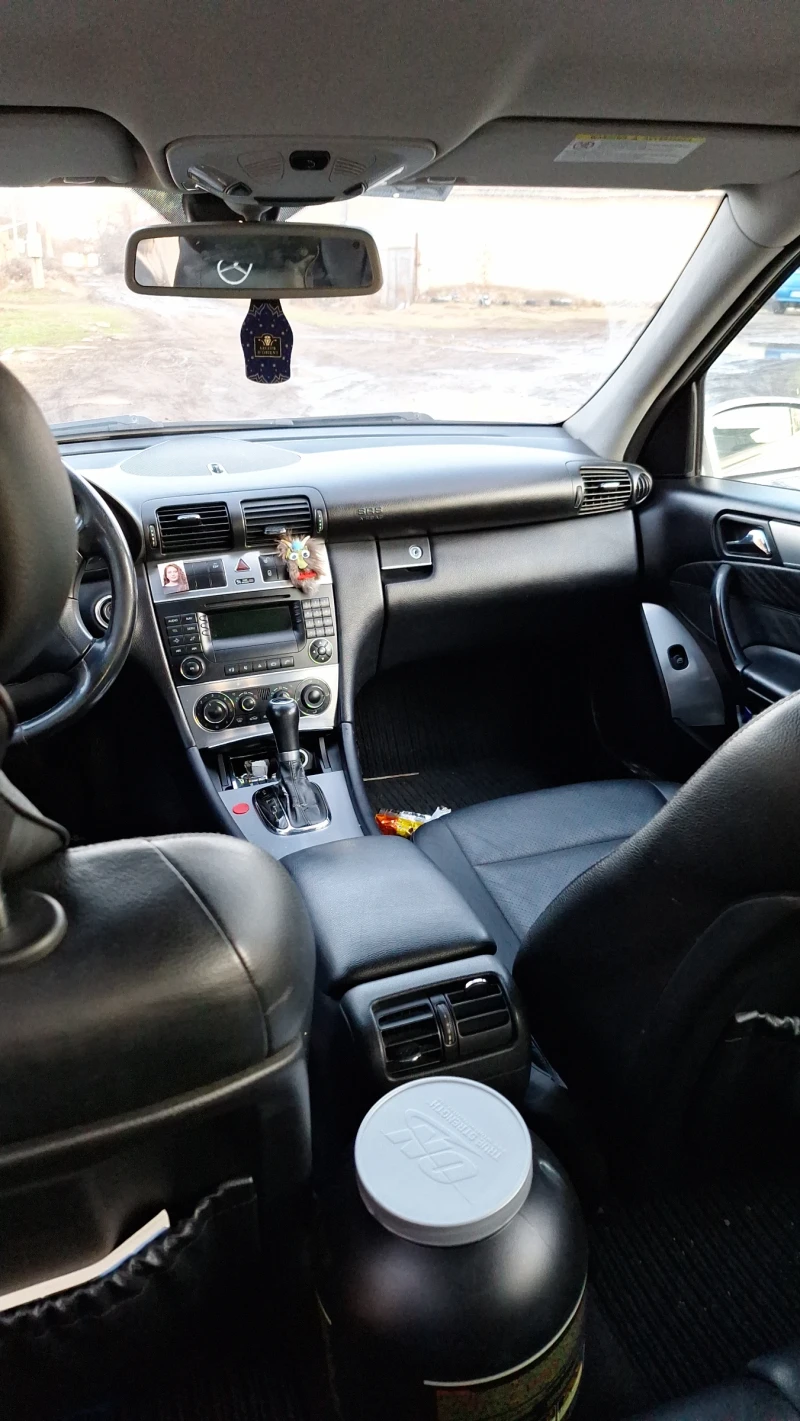 Mercedes-Benz 220, снимка 8 - Автомобили и джипове - 52179451