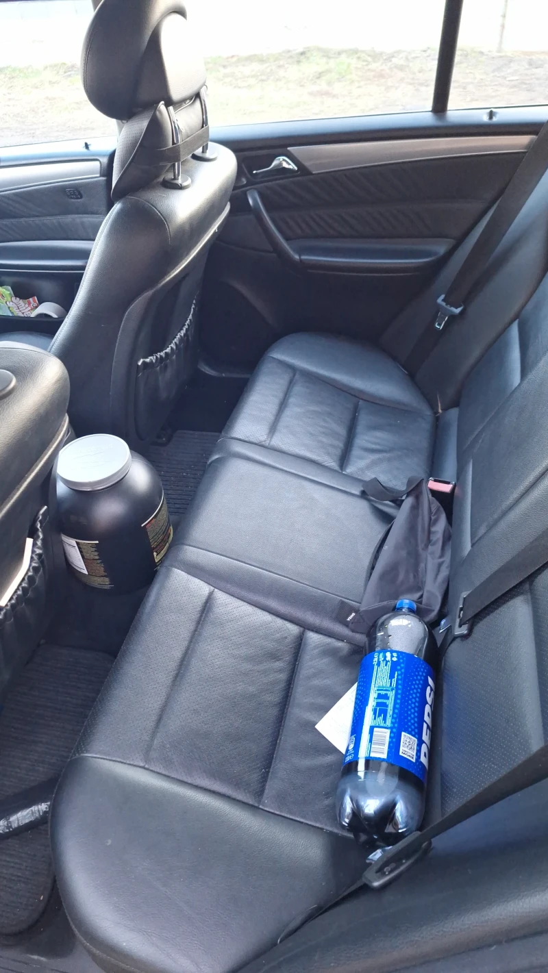 Mercedes-Benz 220, снимка 7 - Автомобили и джипове - 52179451