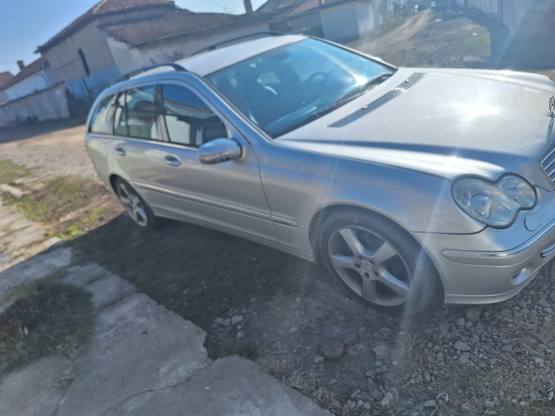 Mercedes-Benz 220, снимка 2 - Автомобили и джипове - 52179451