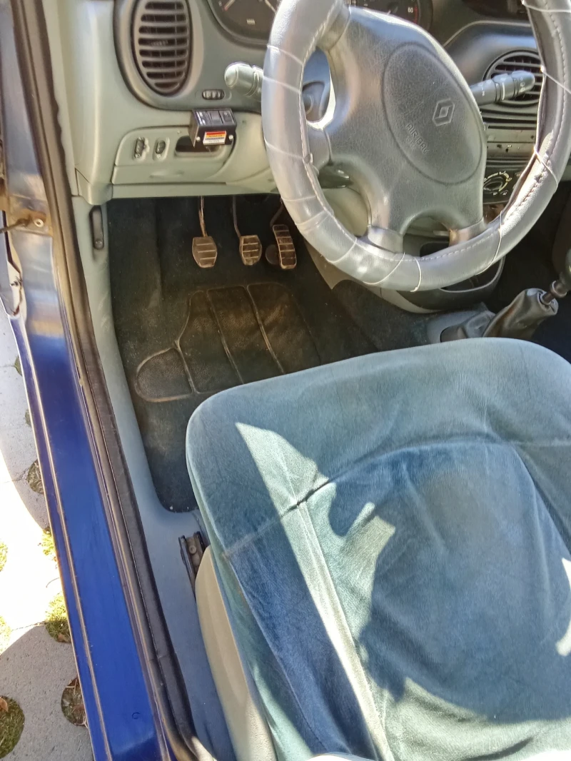 Renault Scenic, снимка 2 - Автомобили и джипове - 52589077