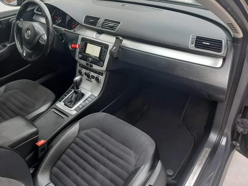 VW Passat B7 2.0TDI HIGHLINE 4x4, снимка 13 - Автомобили и джипове - 52338091
