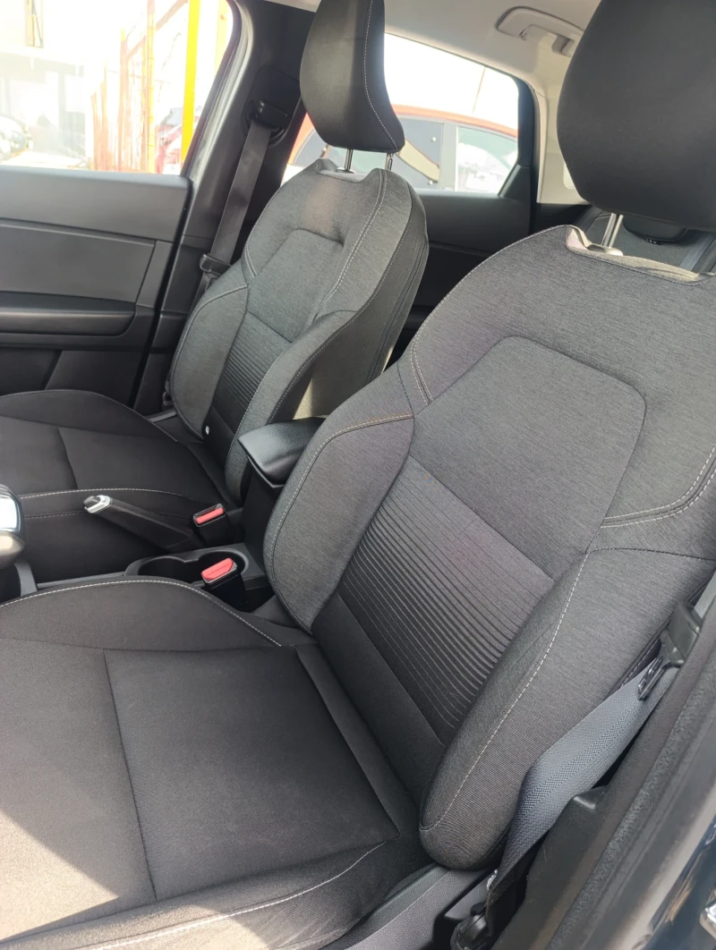 Renault Captur 1.0 TCe, снимка 10 - Автомобили и джипове - 53420000