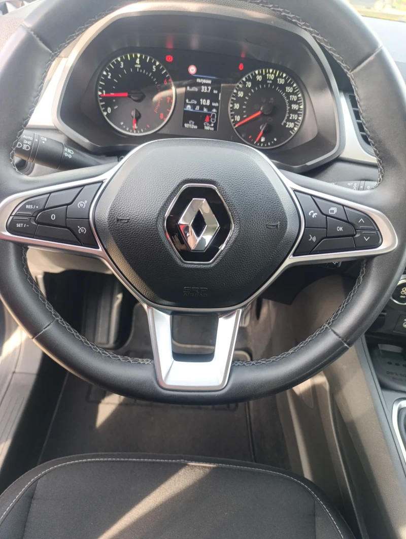 Renault Captur 1.0 TCe, снимка 9 - Автомобили и джипове - 53420000
