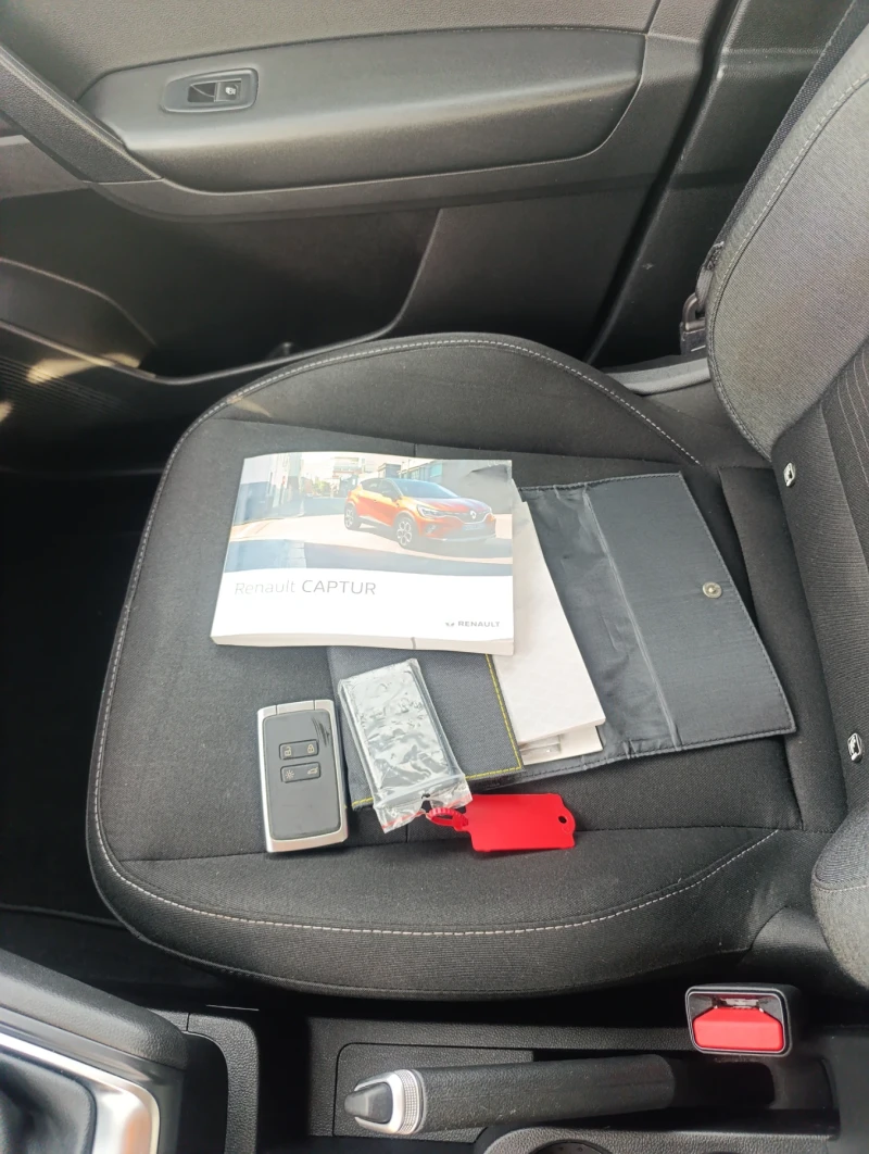 Renault Captur 1.0 TCe, снимка 14 - Автомобили и джипове - 53420000
