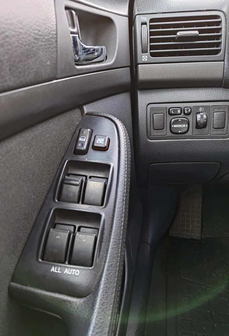 Toyota Avensis II, снимка 10 - Автомобили и джипове - 53528812