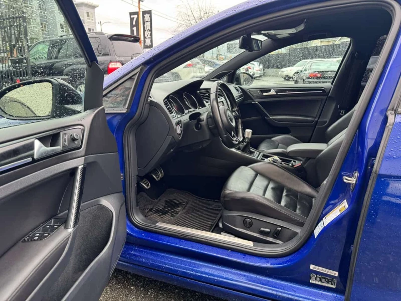 VW Golf R LINE/Heated Seats/Keyless/Navi, снимка 16 - Автомобили и джипове - 53538541