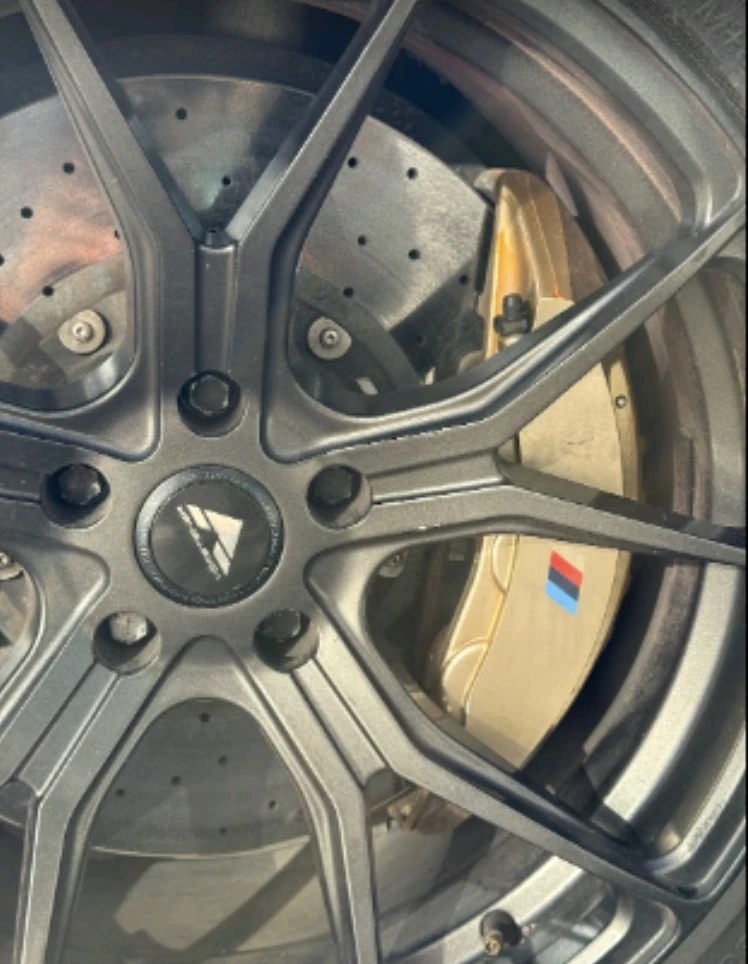 BMW M4 Individual* CarbonBrakes* (CARFAX) - изображение 7