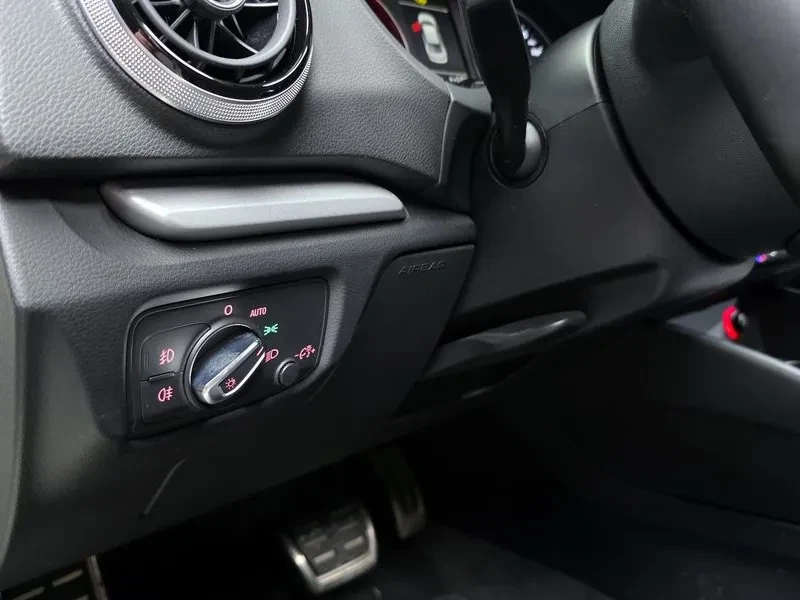 Audi A3 2.0 TDI, снимка 17 - Автомобили и джипове - 54971513