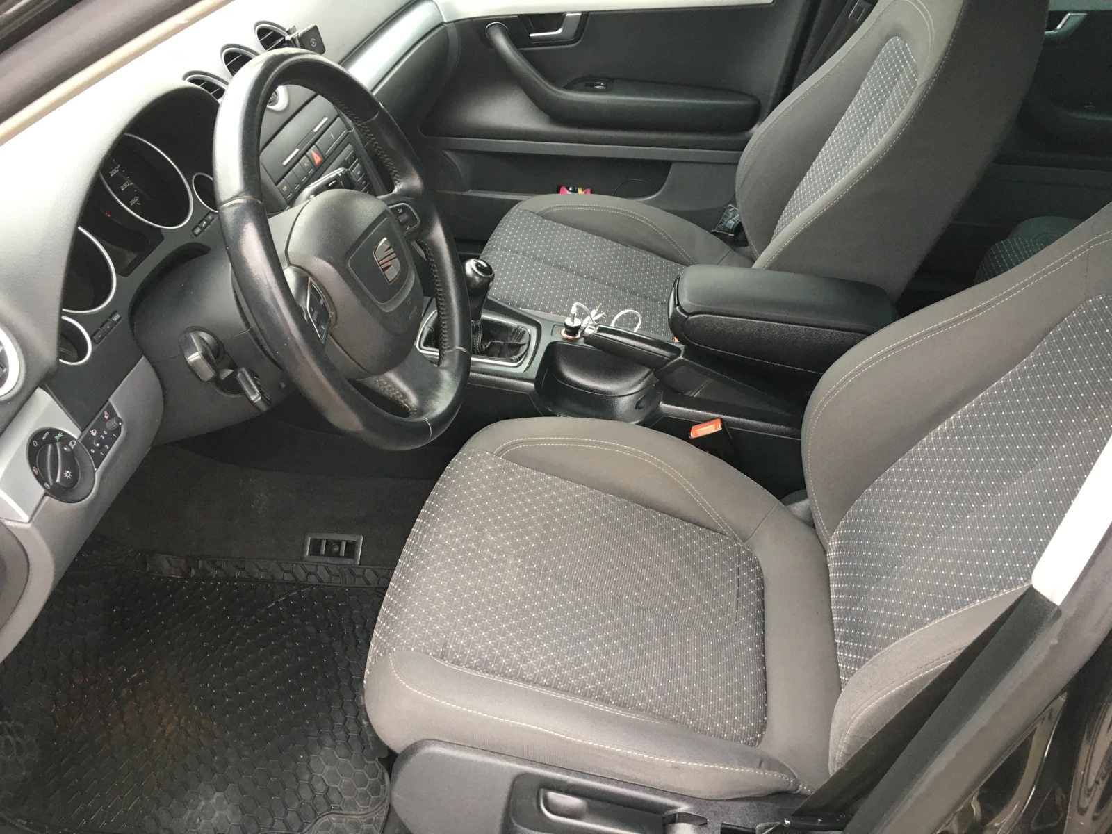 Seat Exeo 2.0TDI 143k.c.ST - изображение 9