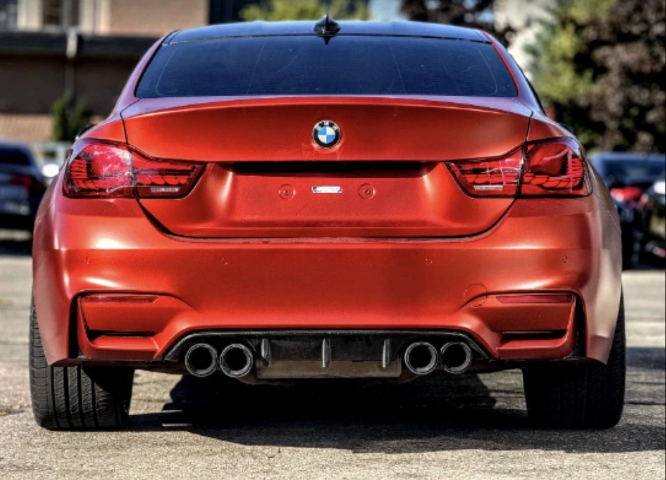 BMW M4 Individual* CarbonBrakes* (CARFAX) - изображение 3