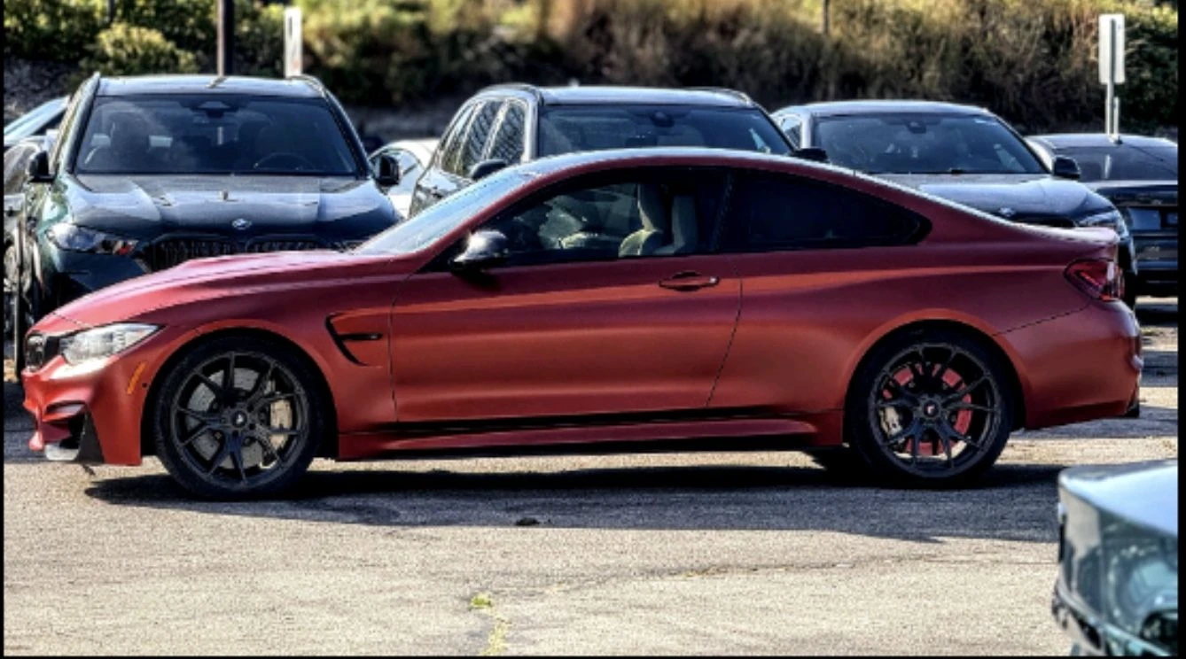 BMW M4 Individual* CarbonBrakes* (CARFAX) - изображение 2