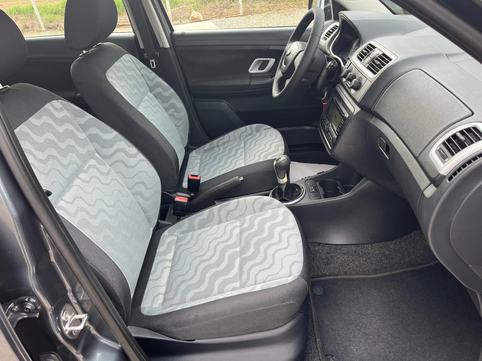 Skoda Fabia 1.2i GPL, снимка 9 - Автомобили и джипове - 54349301