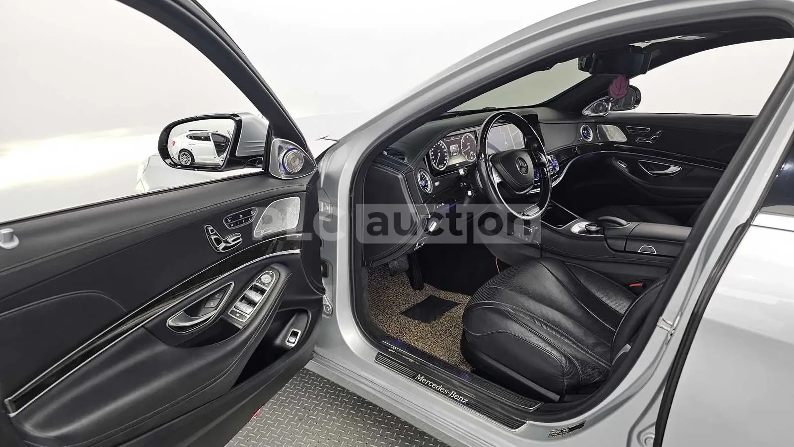 Mercedes-Benz S 350 BLUETEC/AMG LINE/PANORAMA/360CAM/BURMESTER, снимка 9 - Автомобили и джипове - 55218771